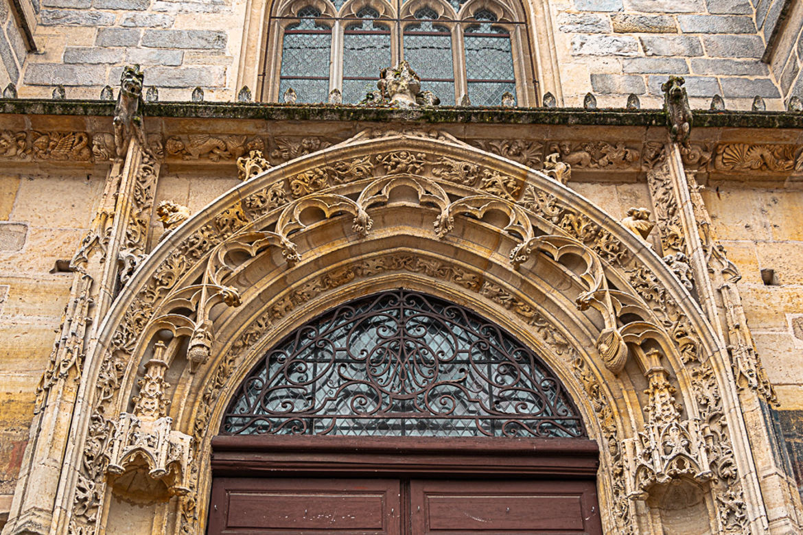 église St-Martin de Tours porche