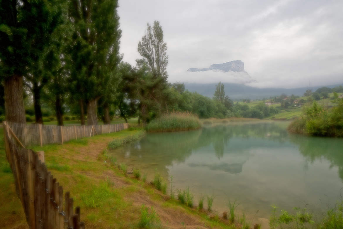 La bas, le mont Granier.