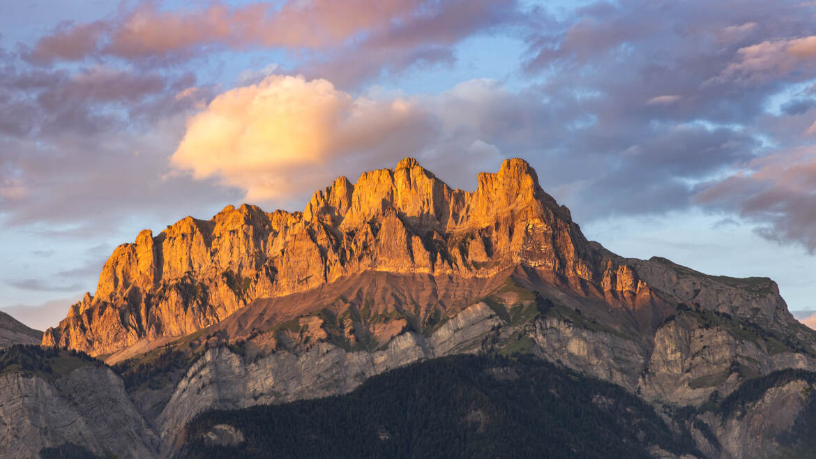 Coucher de soleil sur les aiguilles de Warens