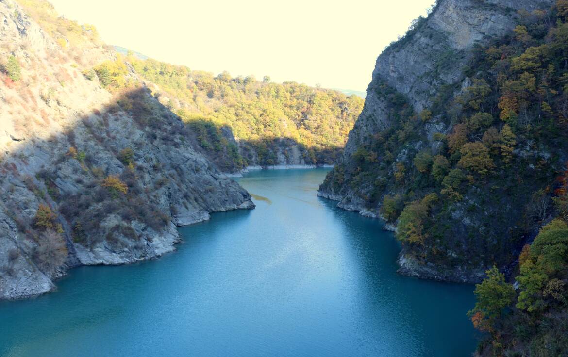 Le Drac vu de la passerelle himalayenne qui l'enjambe