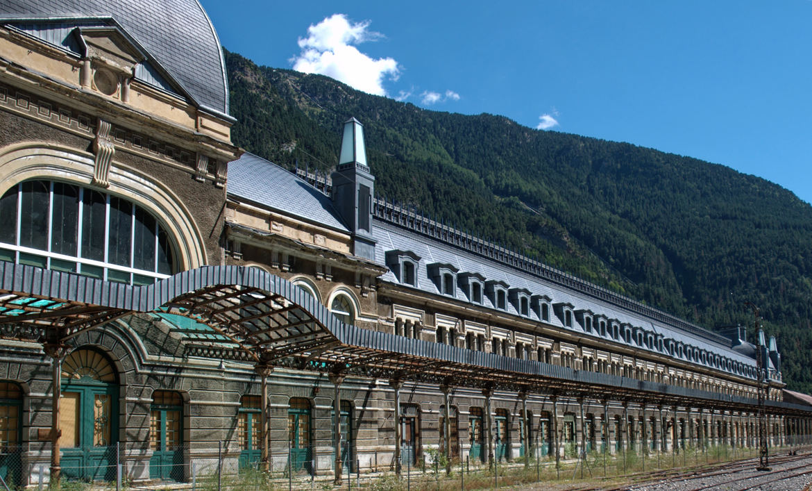 la gare de Canfranc