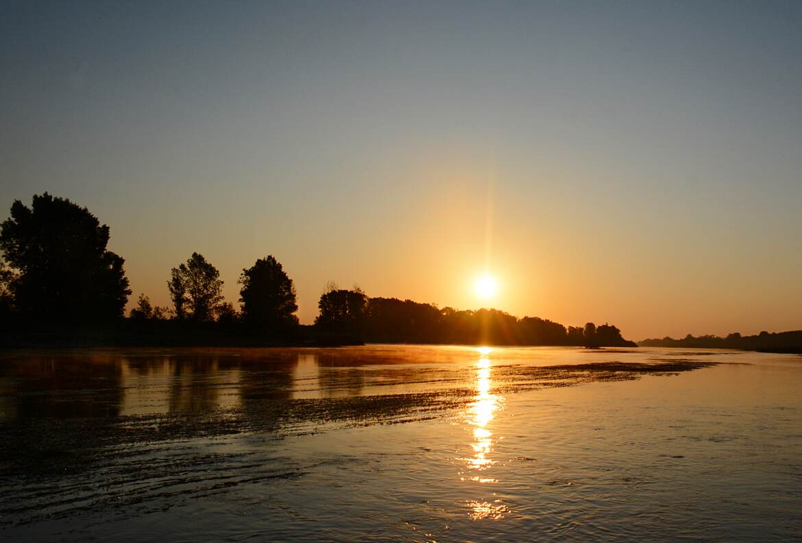 Le jour se lève sur la Loire