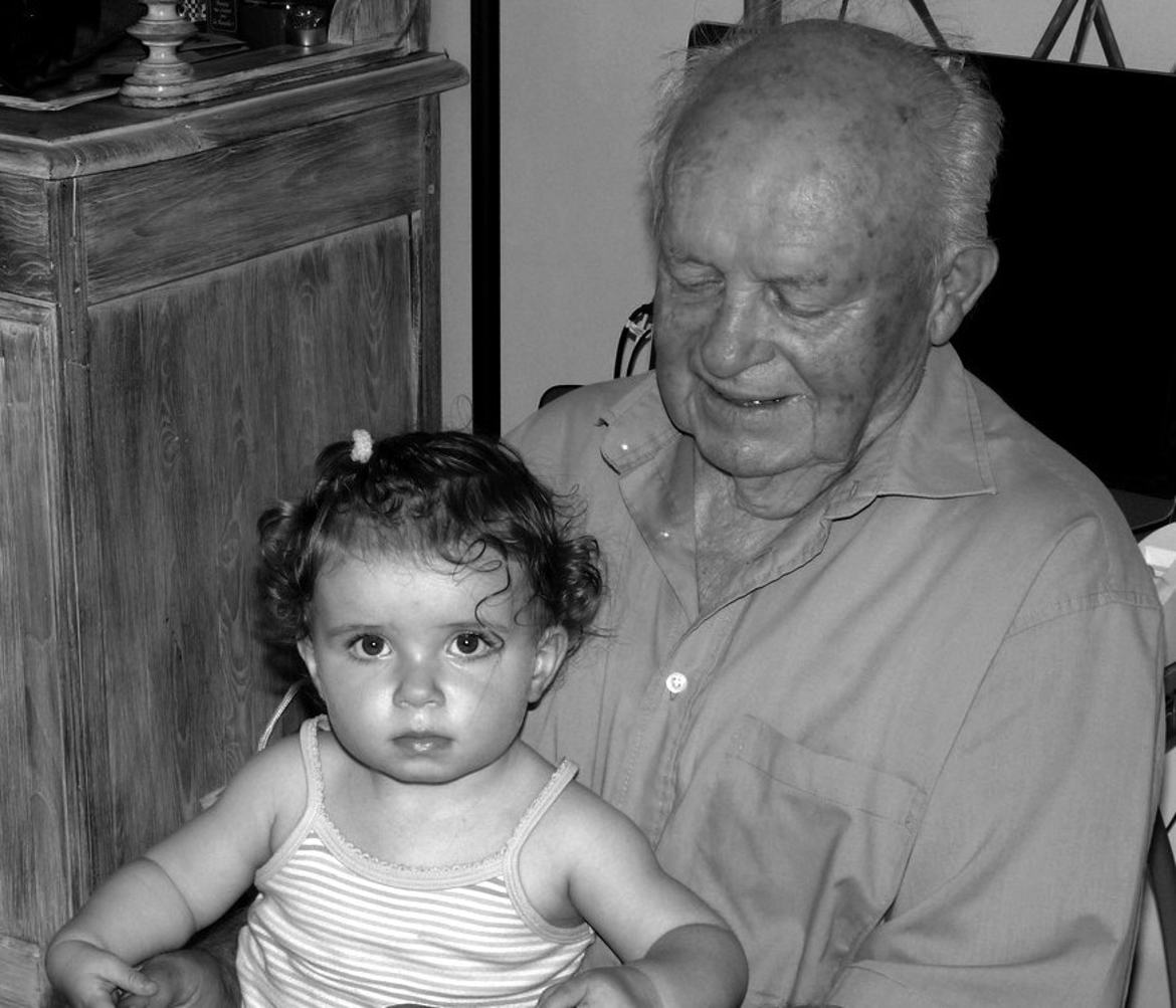 Arrière Grand Père et on son arrière Petite Fille