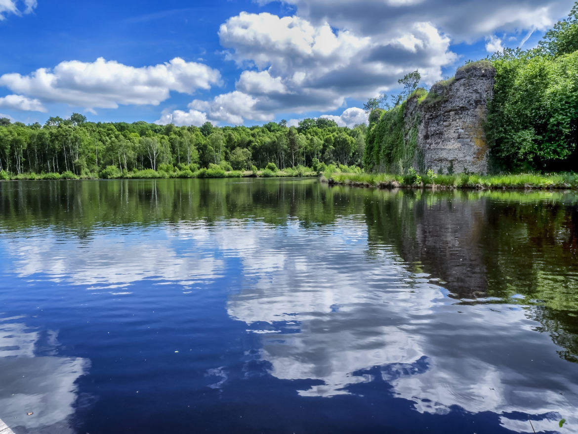 ruines sur lac