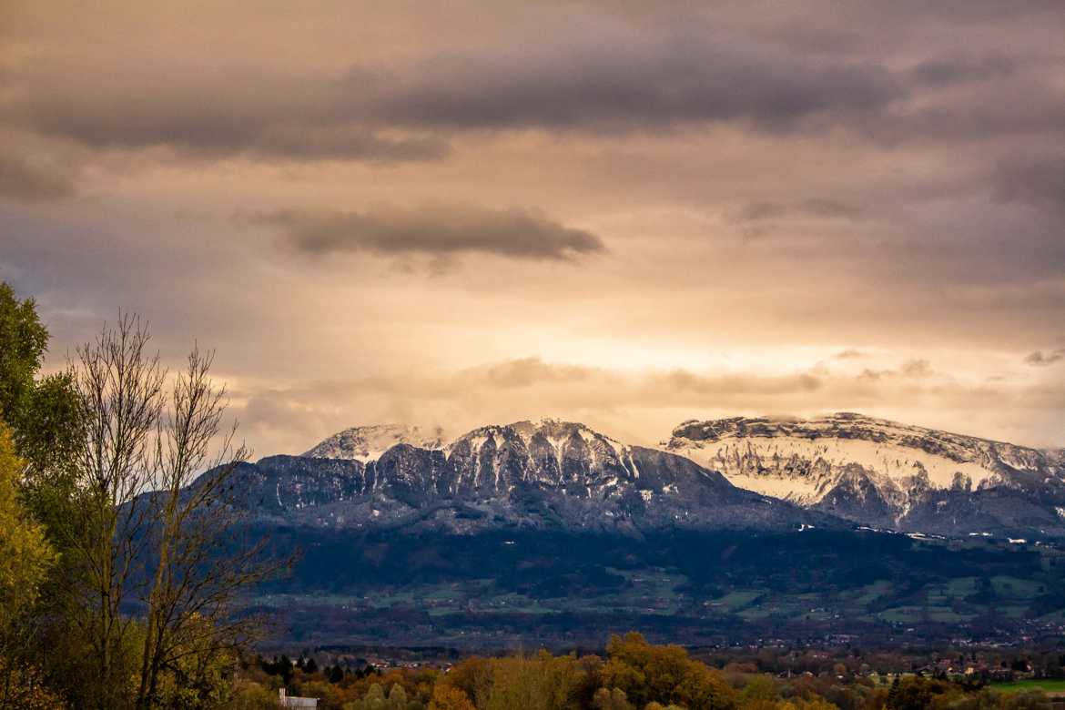 Éclaircie sur la montagne