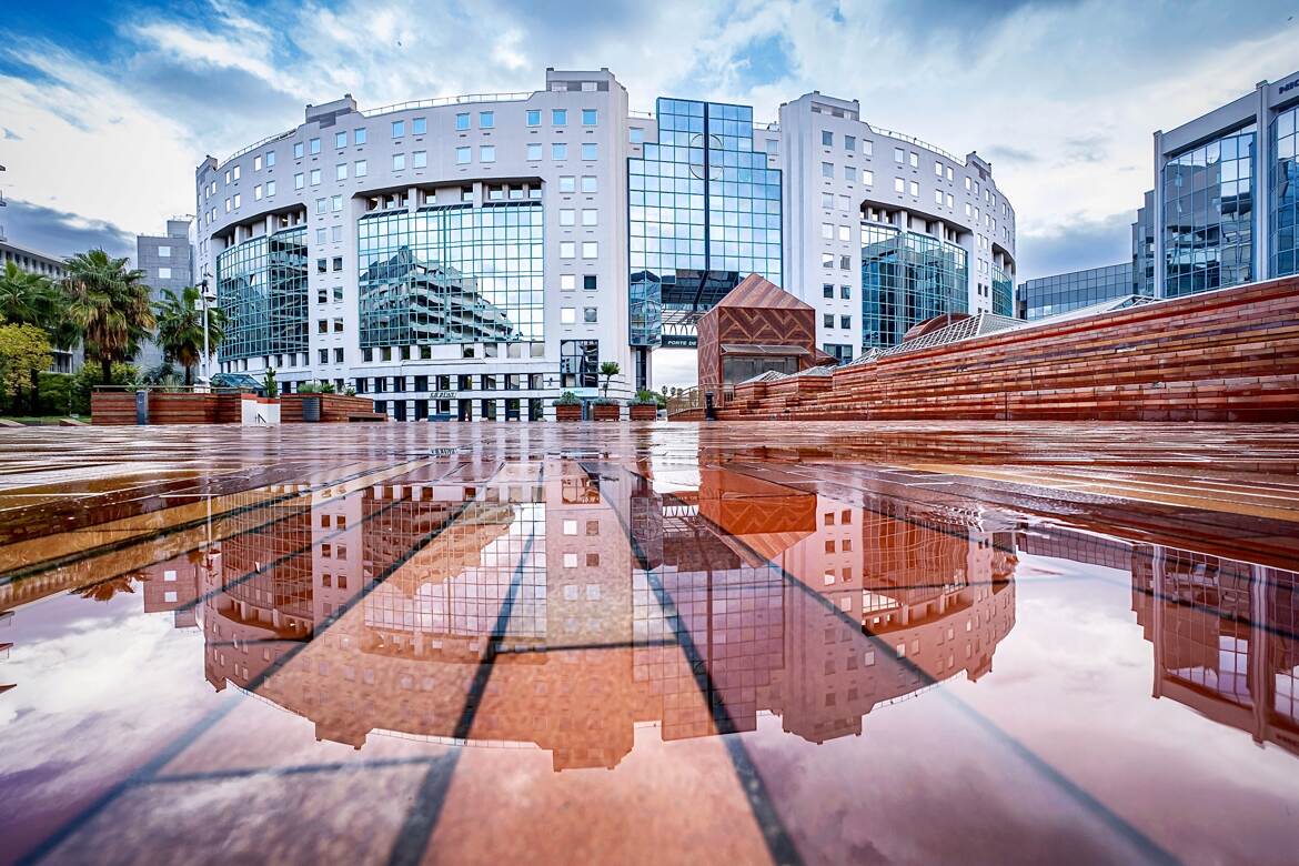 Reflet d’affaires…