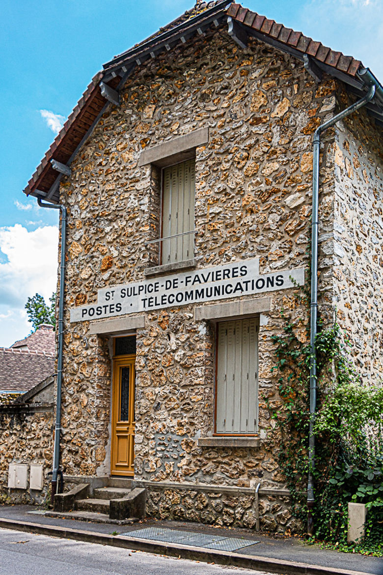 la poste à St-Sulpice de Favières