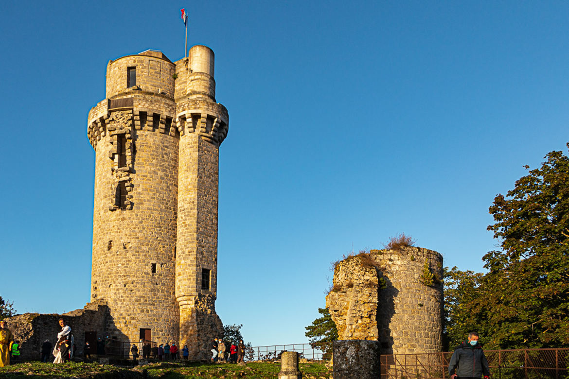 Tour de Montlhéry vestiges château