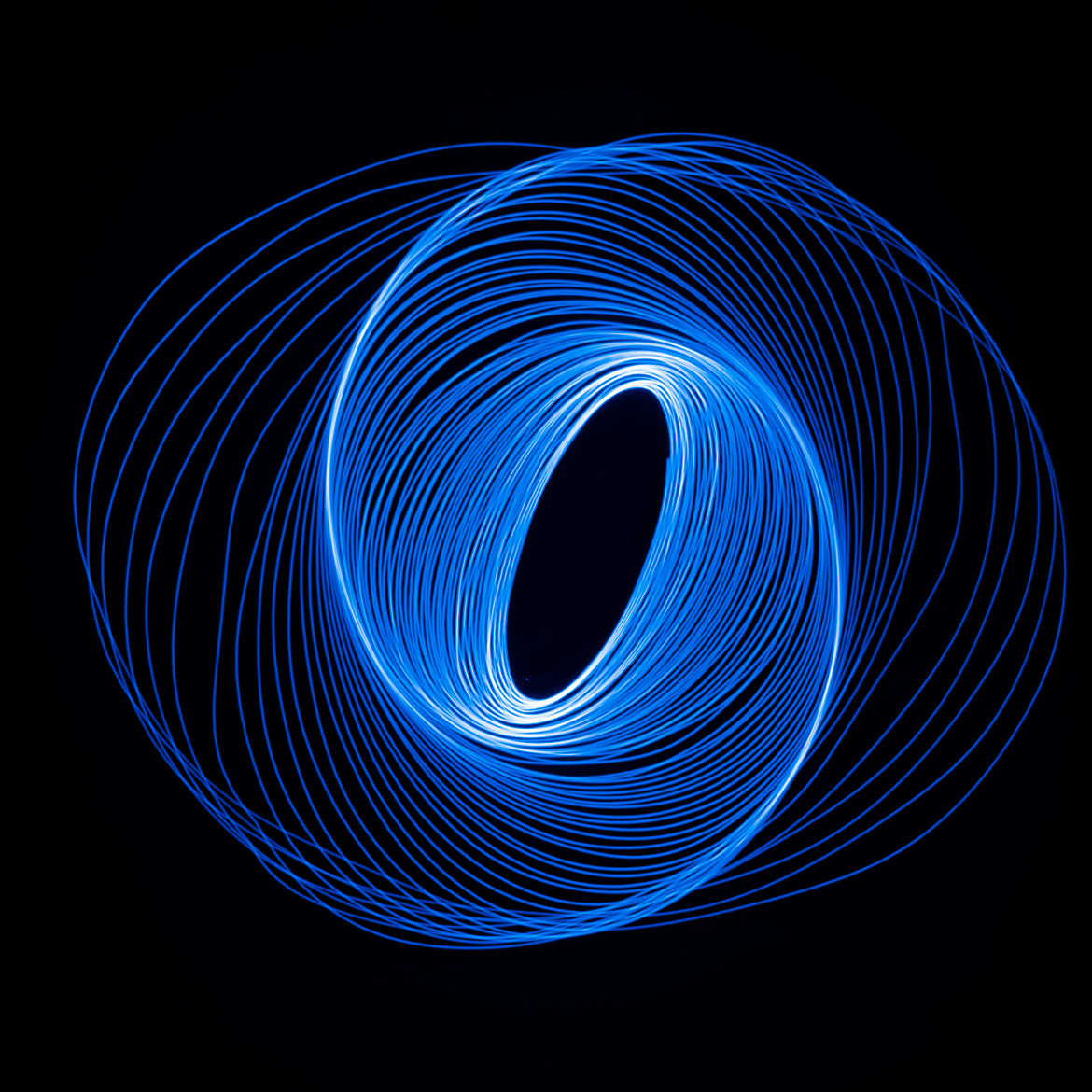 Mouvement de lumière en spirale elliptique