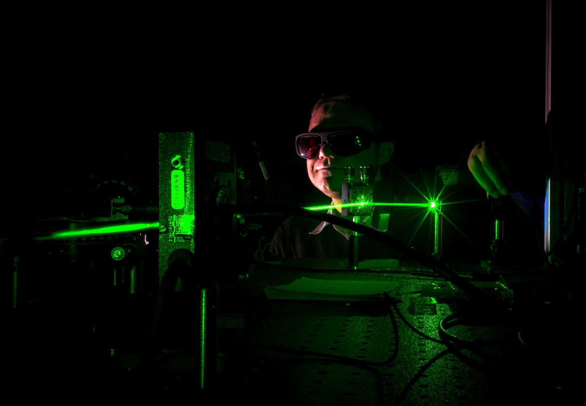 Le chercheur et les lasers