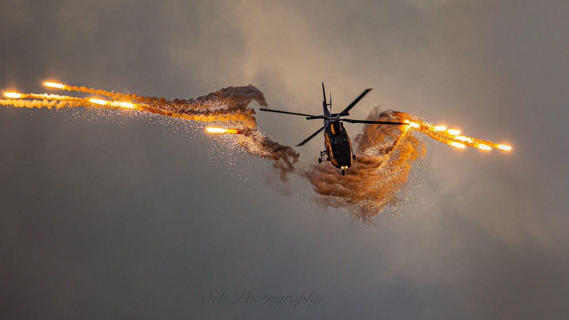 Feu d'artifice depuis un Hélicoptère