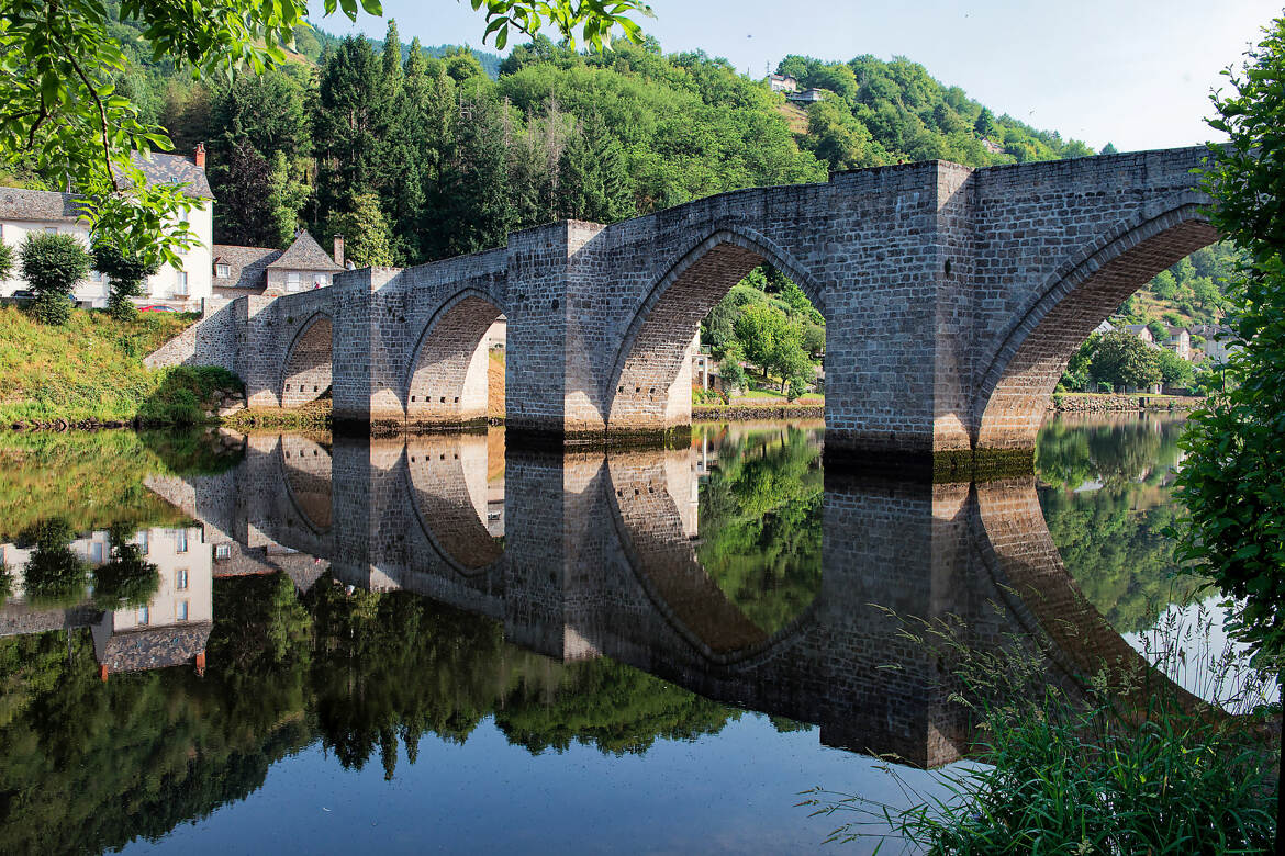 Le pont des pèlerins à Entraygues