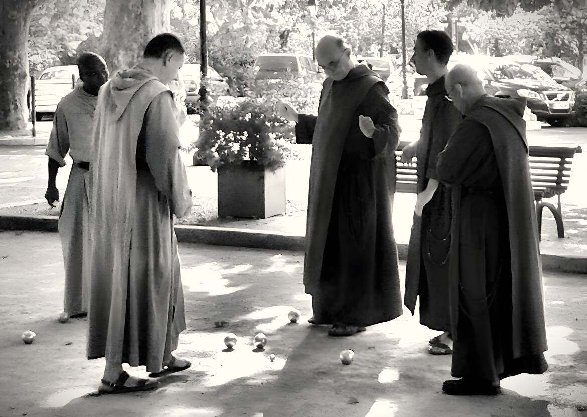 les moines à la pétanque