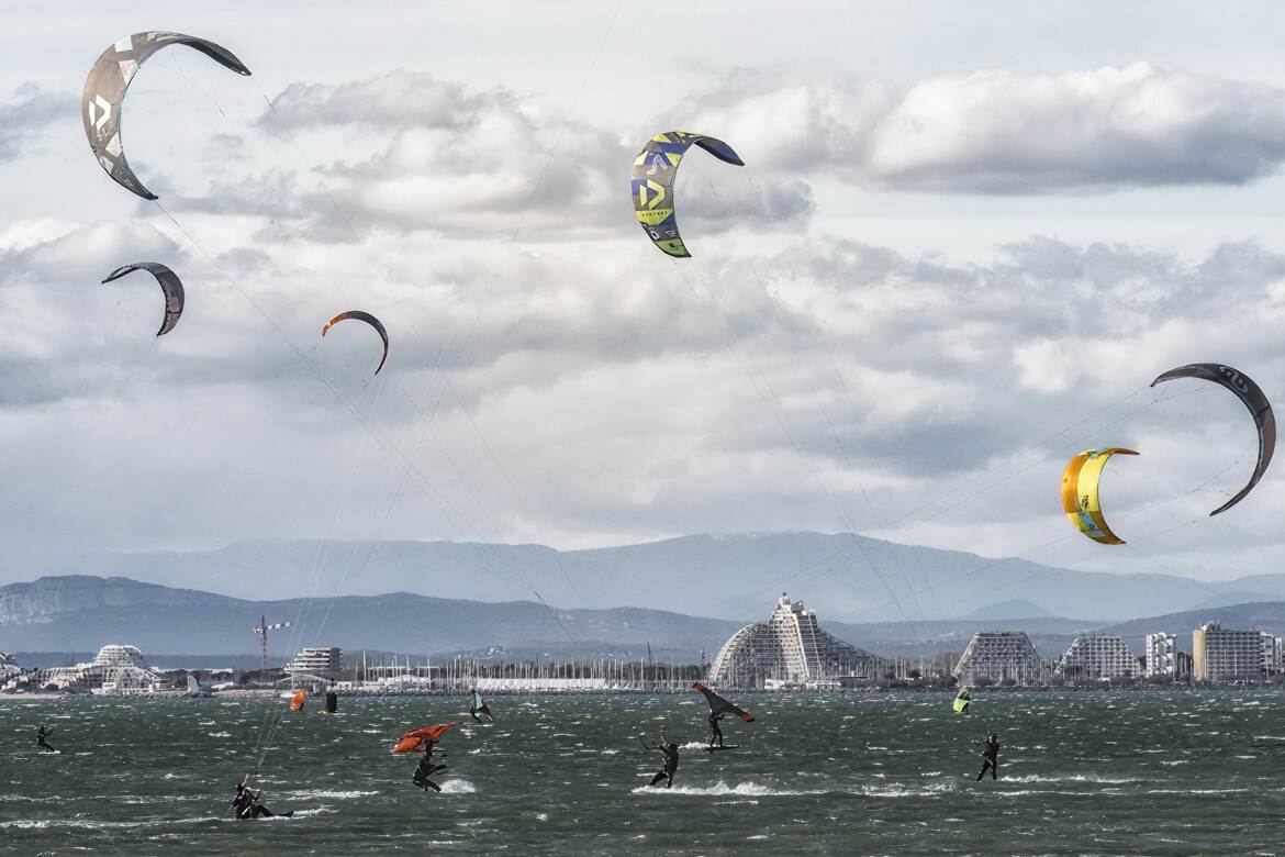 La Grande Motte depuis Port Camargue