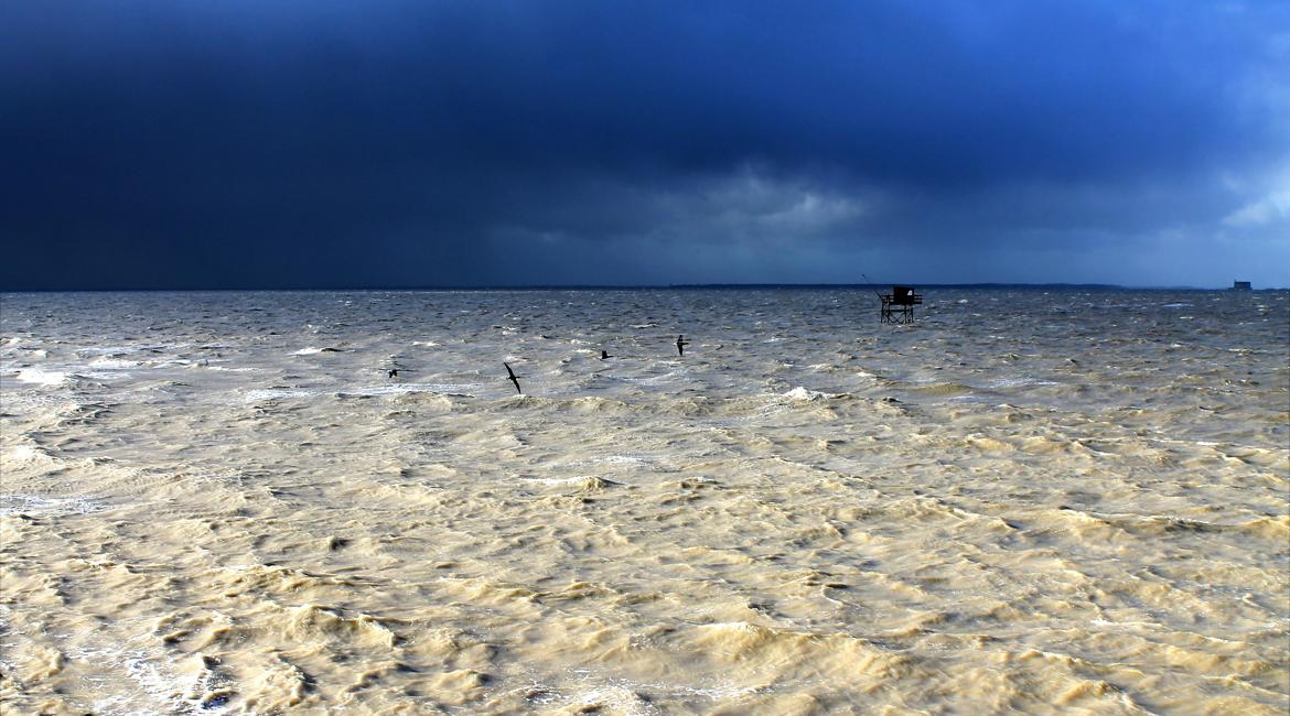 Le père Fouras pas content déchaîne les éléments.