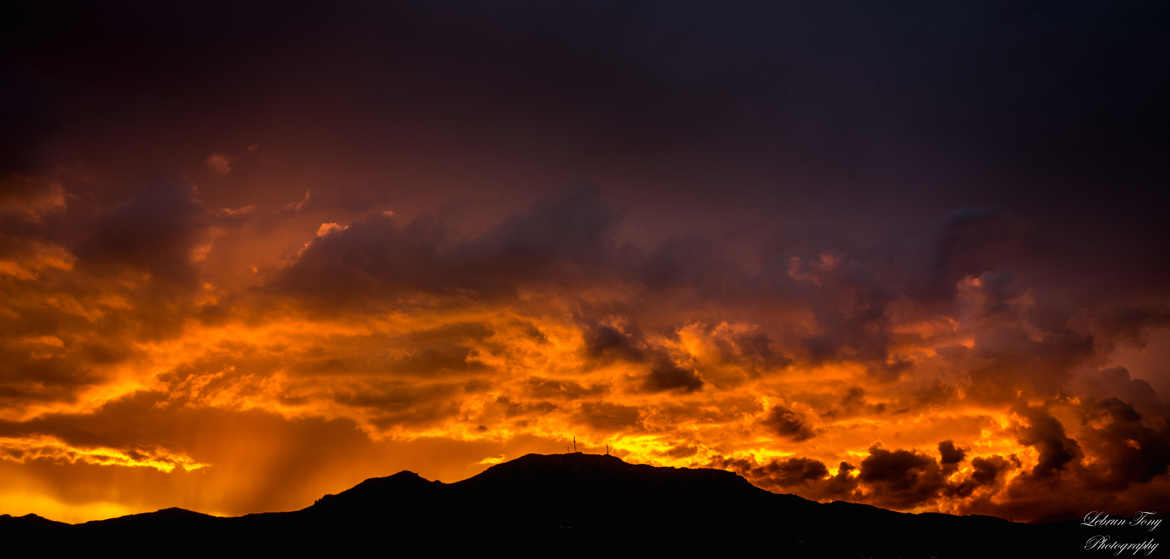 Coucher de soleil sur la montagne