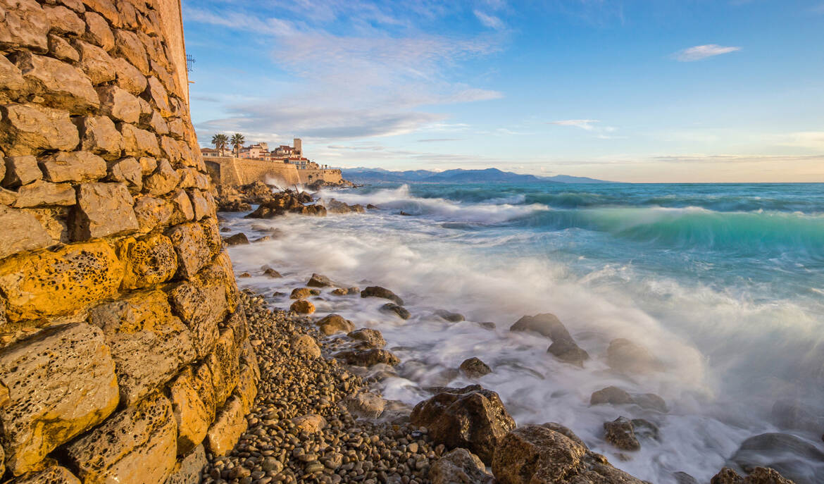 Au pied des remparts !