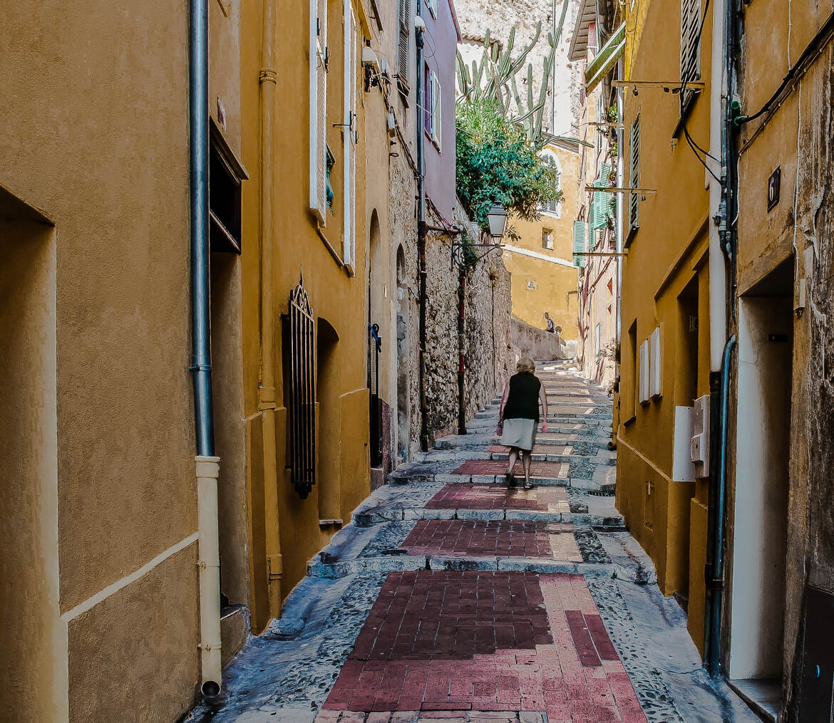 Dans les ruelles de Menton