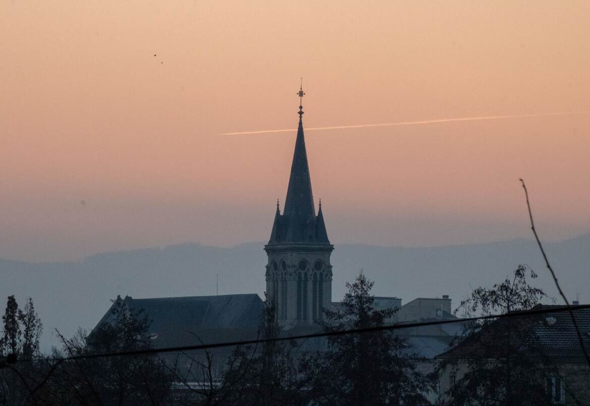 coucher de soleil , eglises