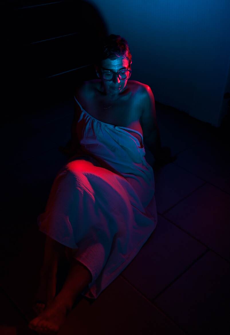 Le rouge dans l’ombre du bleu…