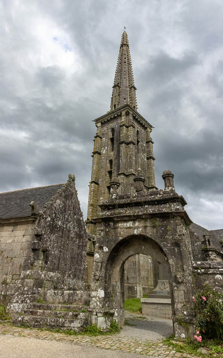 Enclos paroissial de Commana