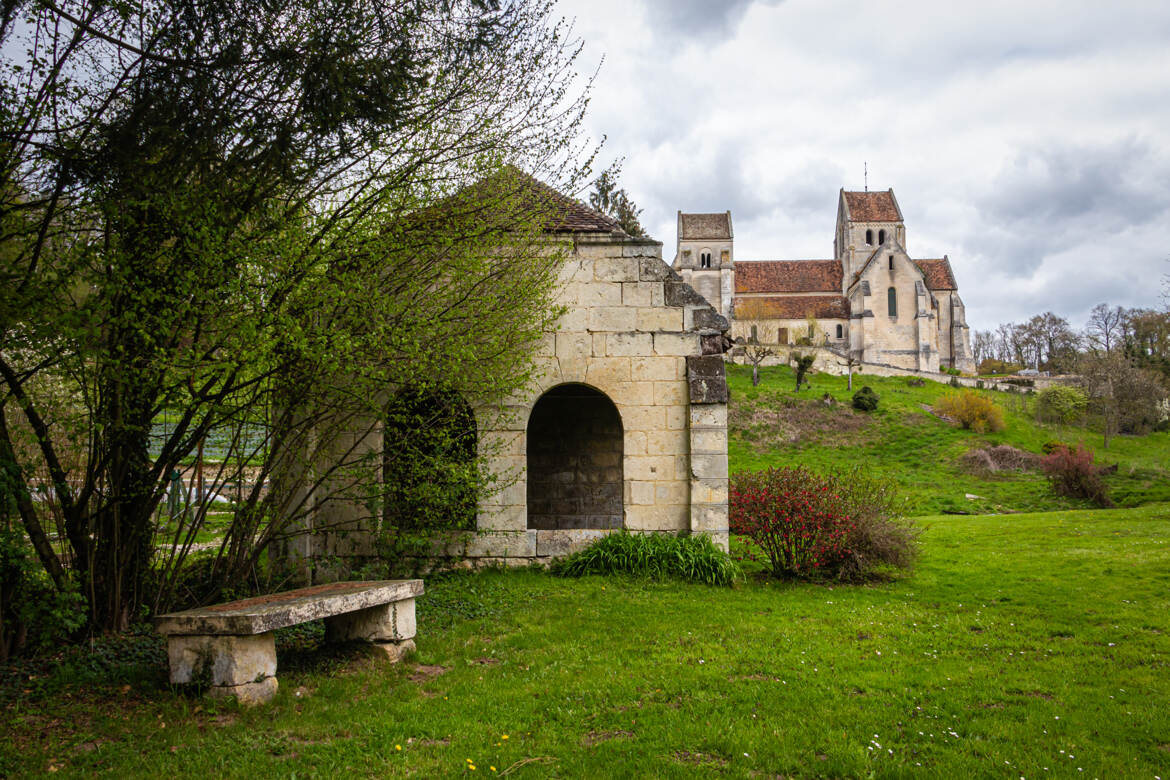 Le lavoir et Notre-Dame