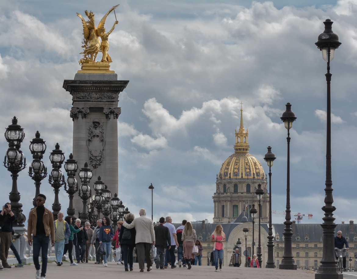 Un Dimanche sur le pont Alex III