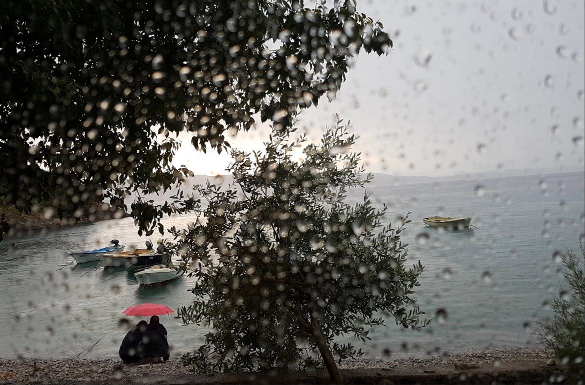 Les amoureux sous la pluie (Croatie)