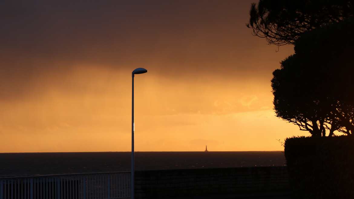 Le lampadaire et le phare
