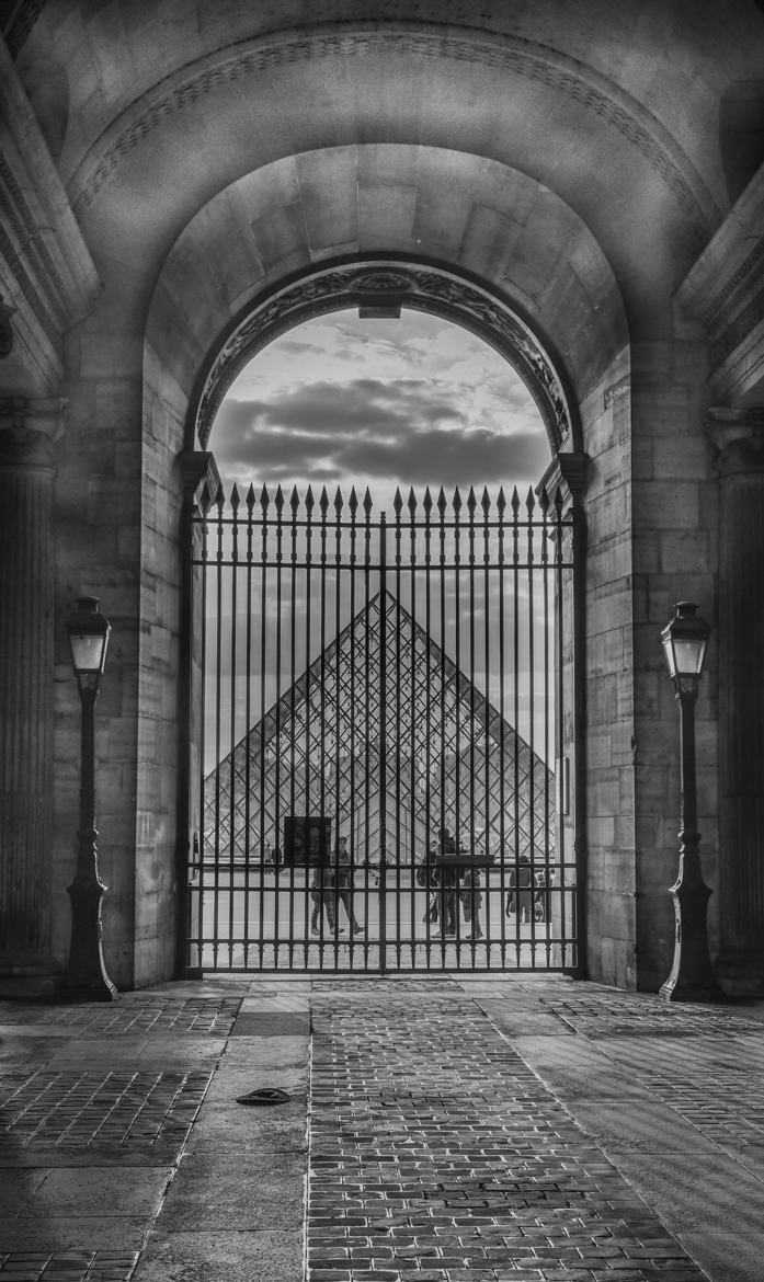 En passant par le Louvre