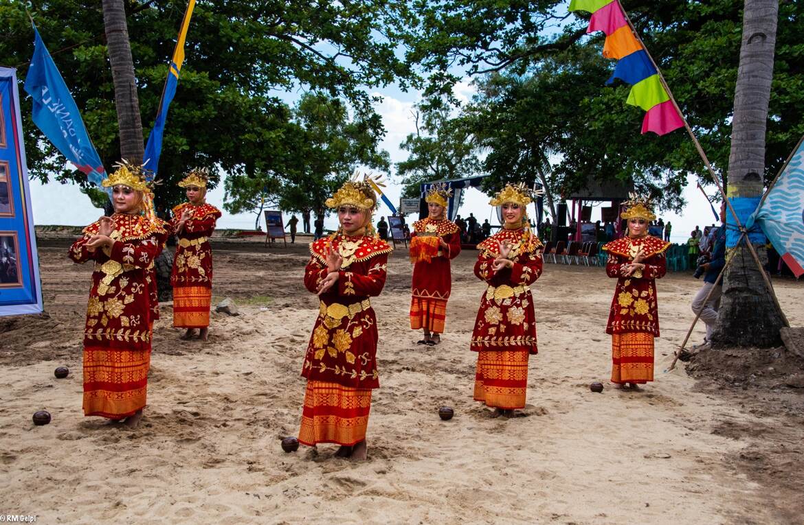 Les danseuses de Tanjung Kelian