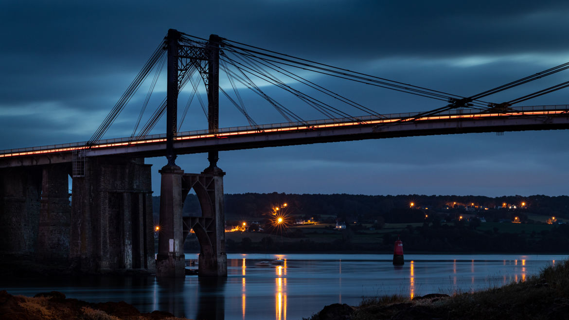 sous le pont