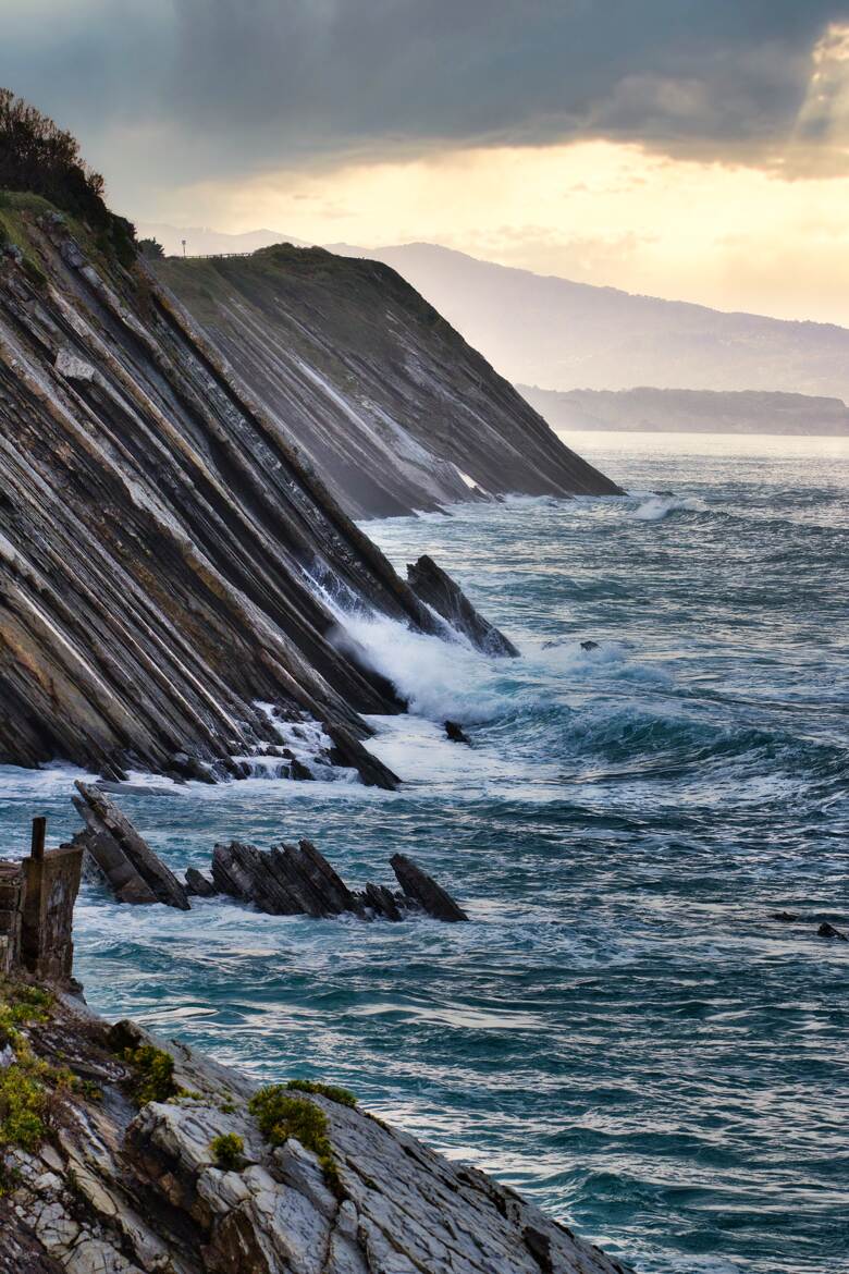 Au pied des falaises !