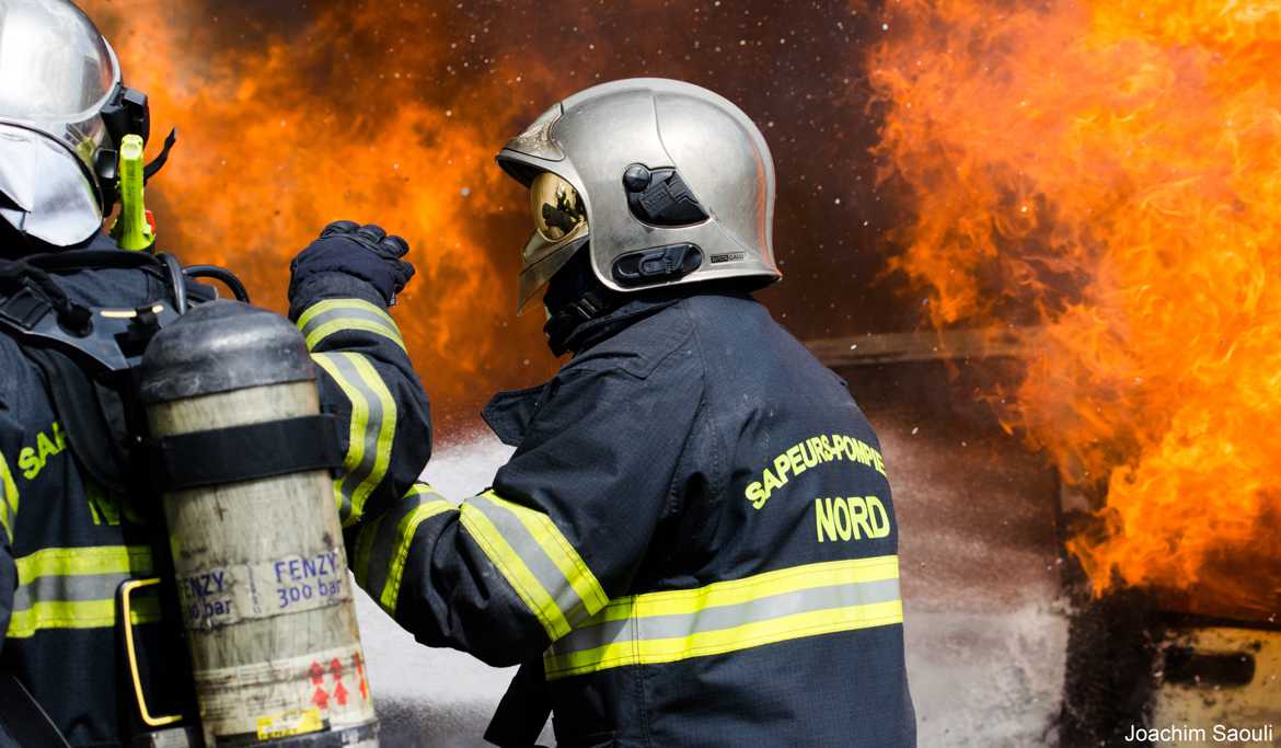 Sapeurs-Pompiers au coeur des flammes