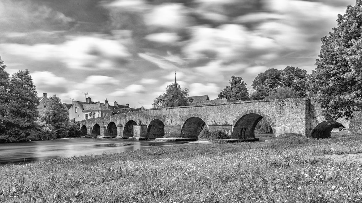 Pont sur l'Huisne de Montfort le Gesnois (72)