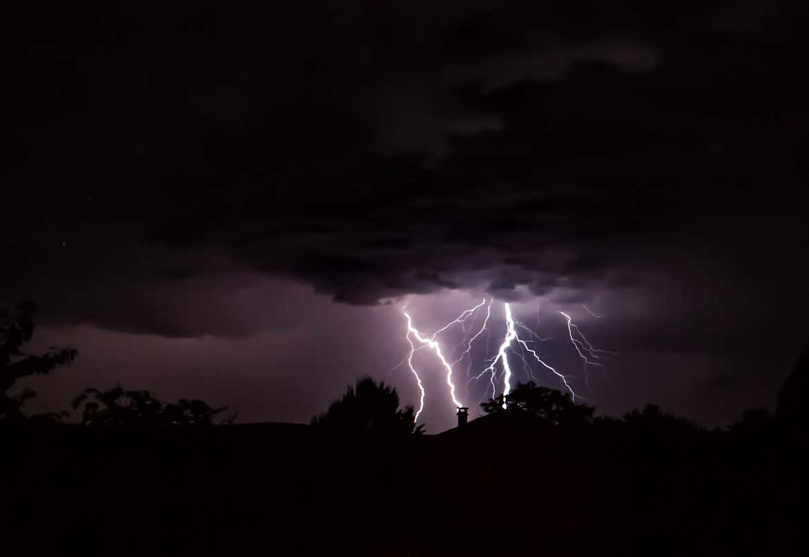 rouge pluie, bleu grêle