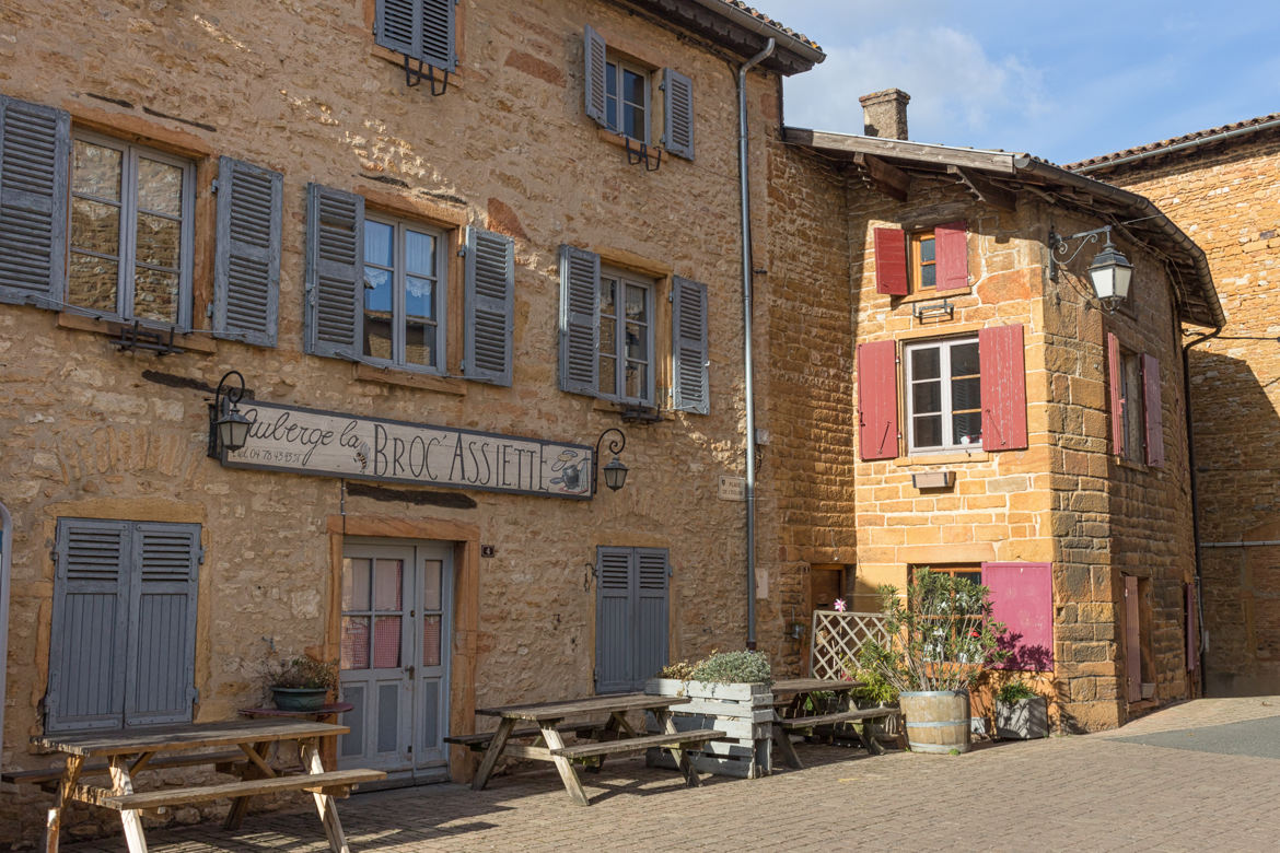 Maisons beaujolaise en pierre s dorées