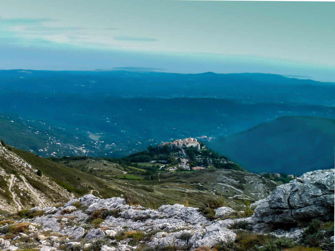 Gourdon perdu dans la montagne