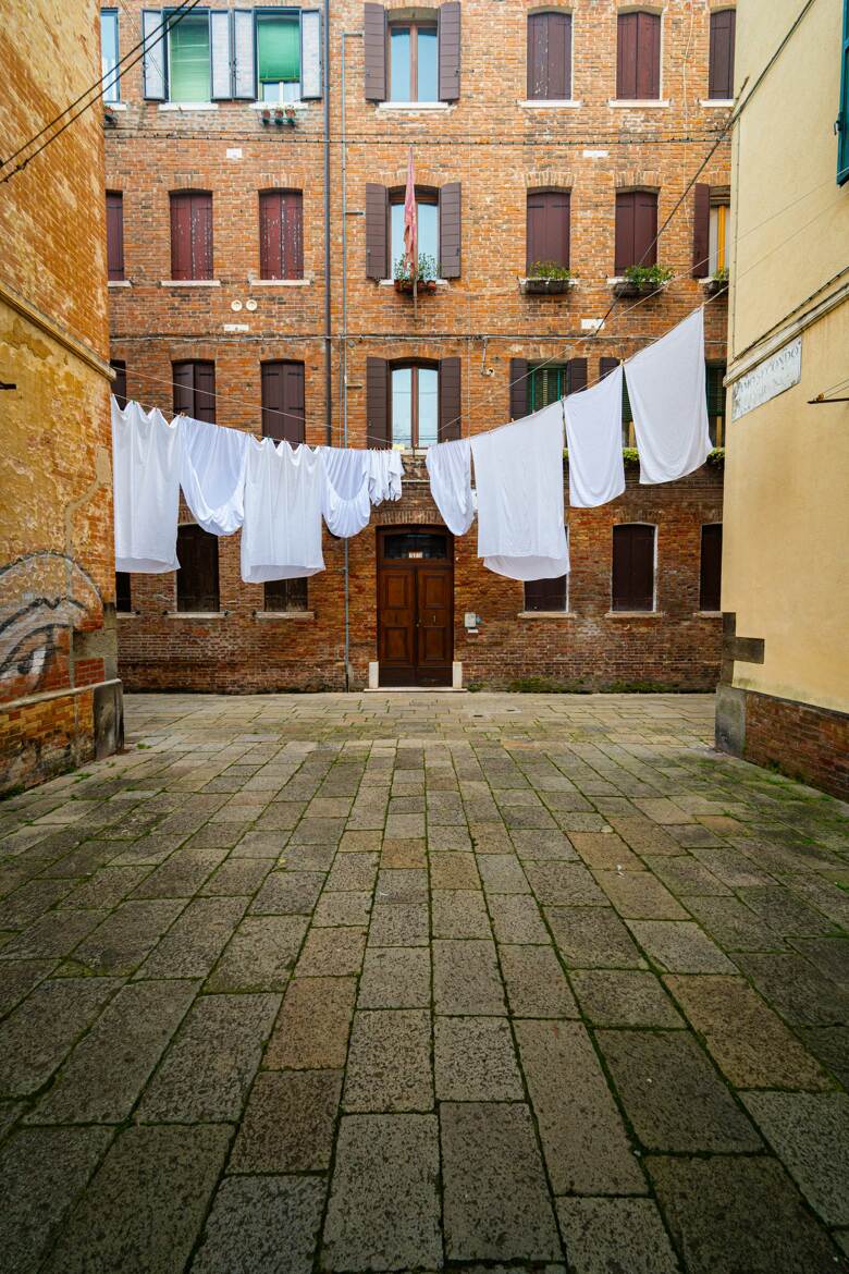 dans de beaux draps. 2