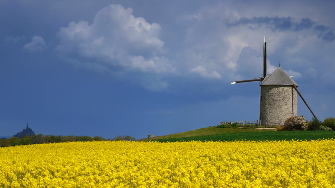 Mont, moulin.