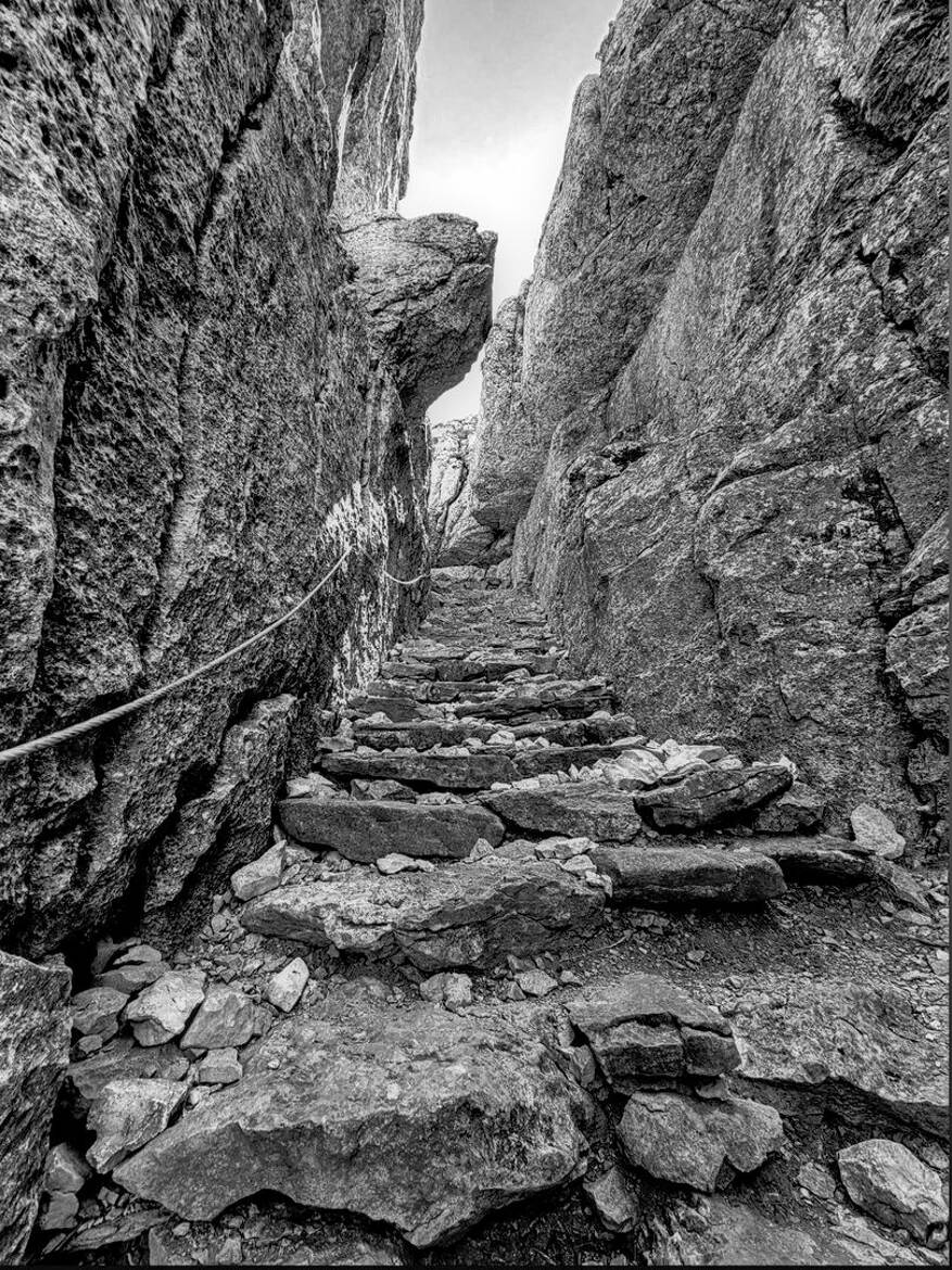 Sentier rocailleux 1