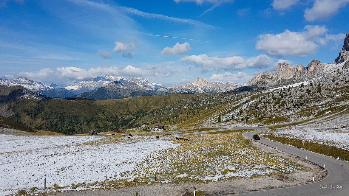 La montée du col du Giau, Dolomites