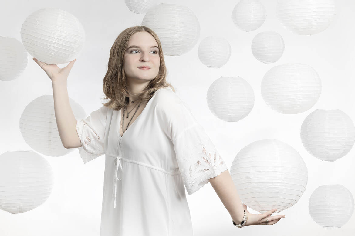 les lanternes nÉclairent que celle qui les tient