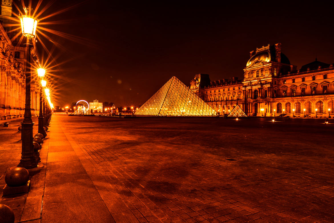 Le Louvre , ces lumière