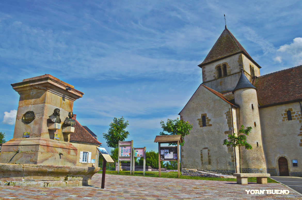 Fontaine et église place d'Aligre
