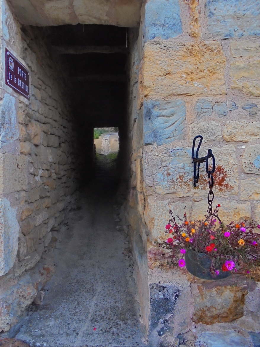 traboule d'un joli village quercynois