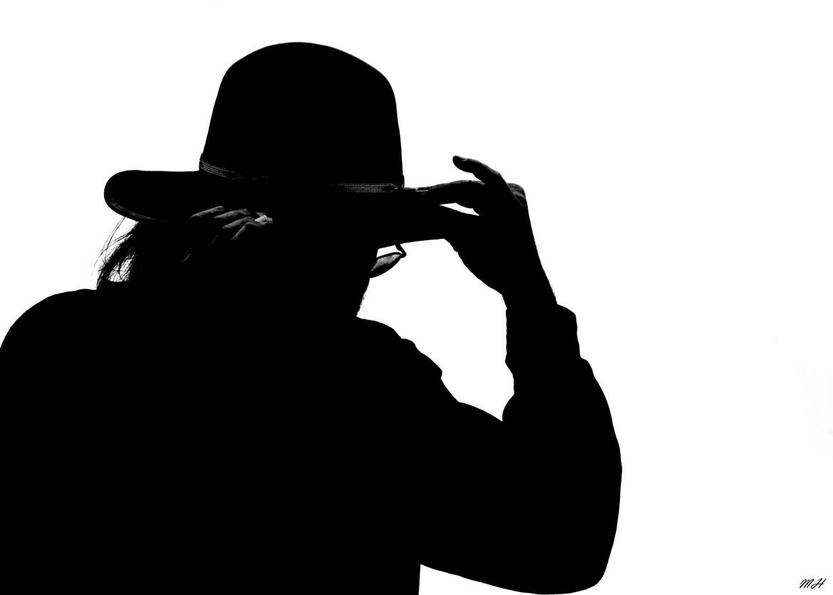 Silhouette au chapeau