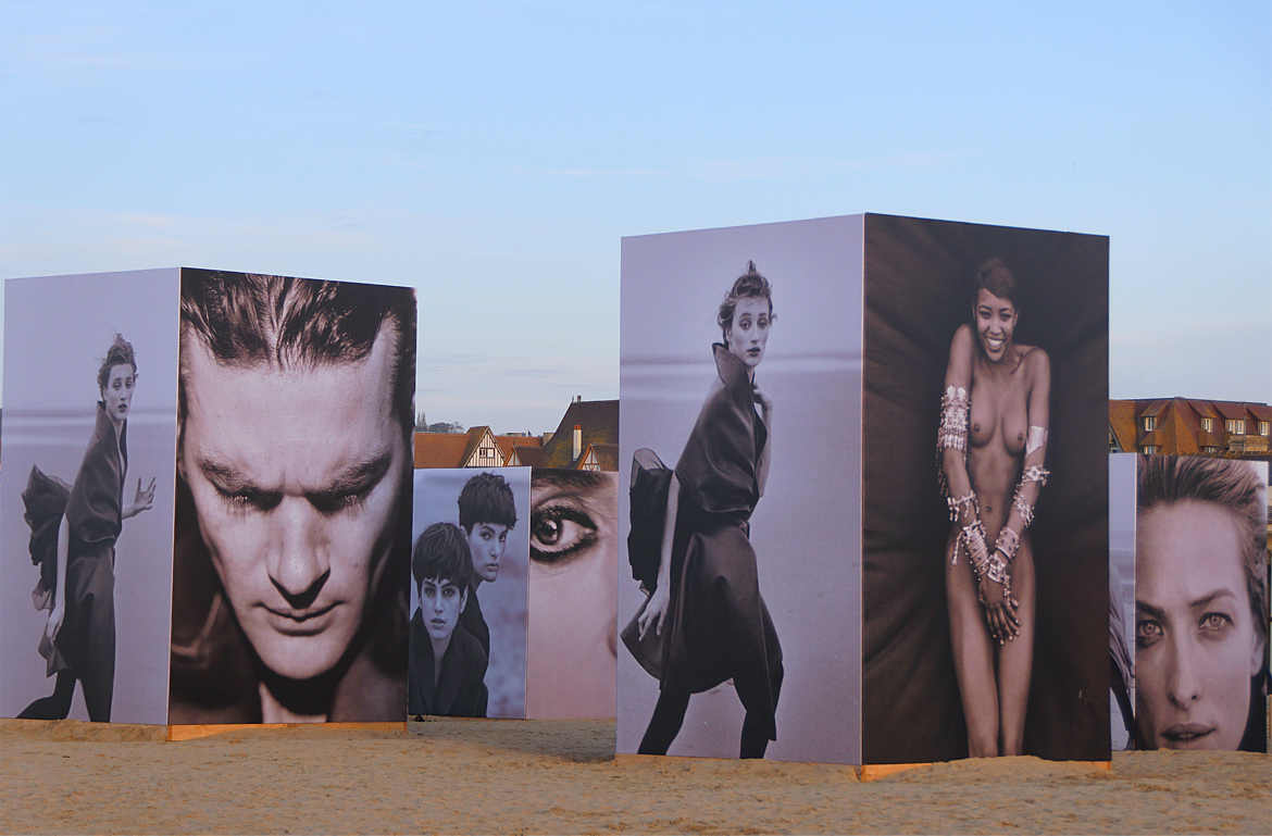 Expo sur la plage de Deauville