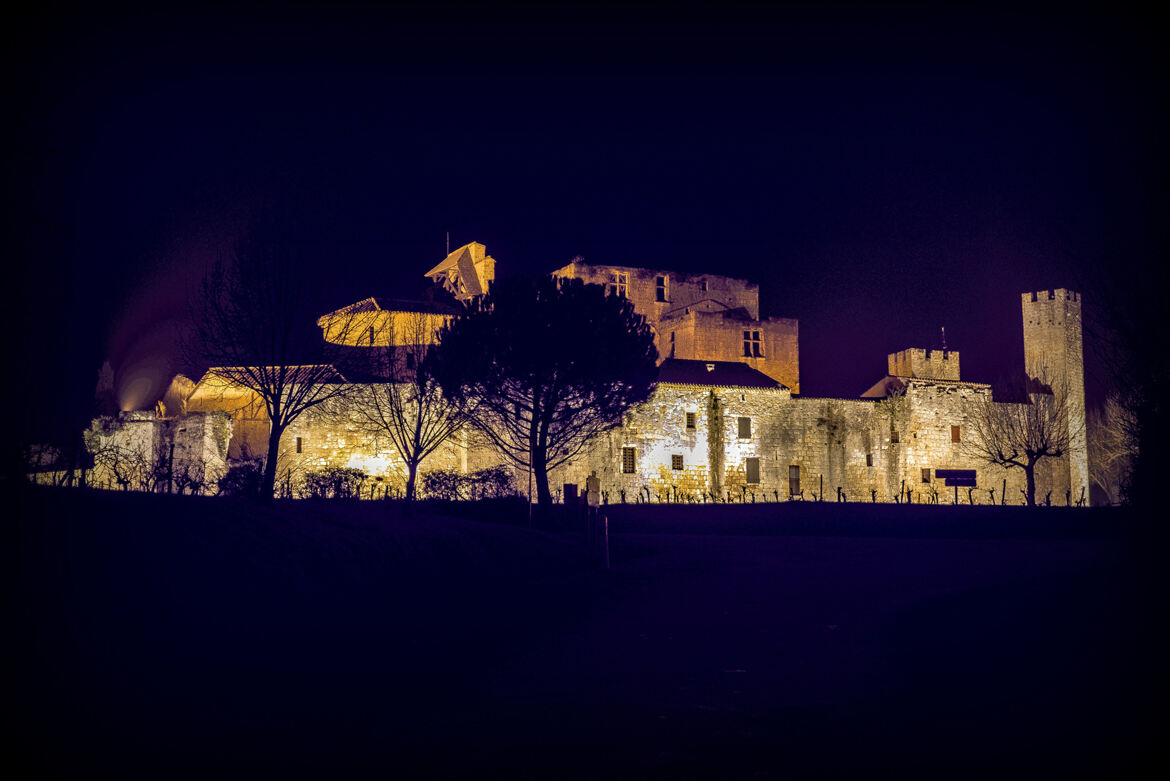 Larressingle : la "petite Carcassonne du Gers" .