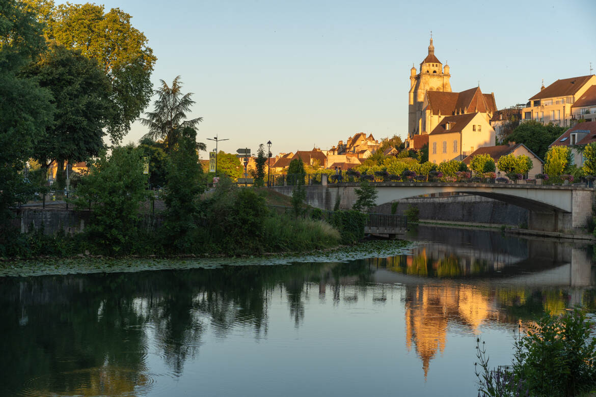 La collégiale et son reflet
